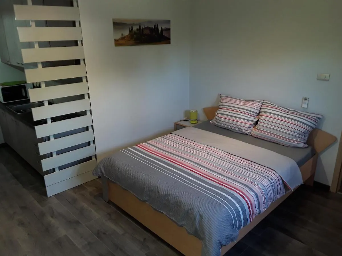 רוביני Apartman Studio Erin דירה